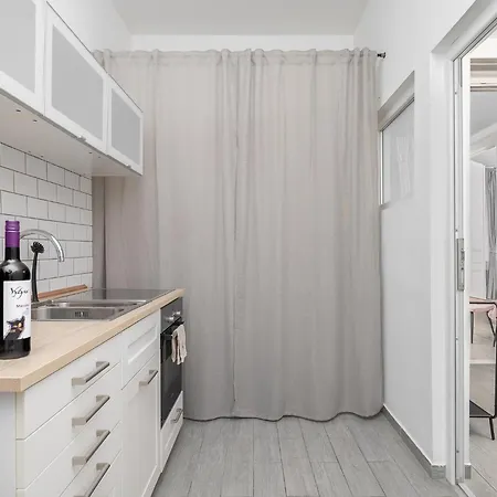 Boutique - Near Heroes Square & Metro - Free Secure Parking Apartman *