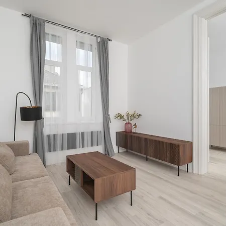 Boutique - Near Heroes Square & Metro - Free Secure Parking