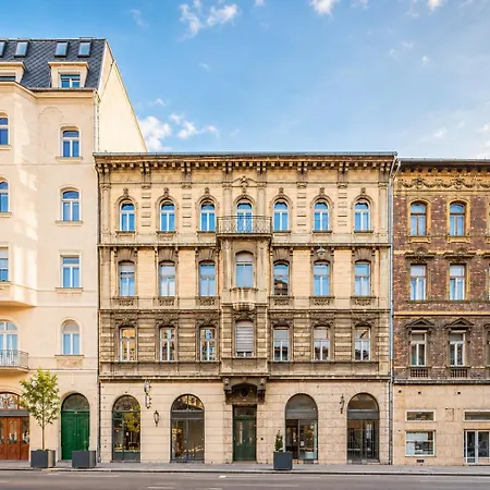 דירה Boutique - Near Heroes Square & Metro - Free Secure Parking *